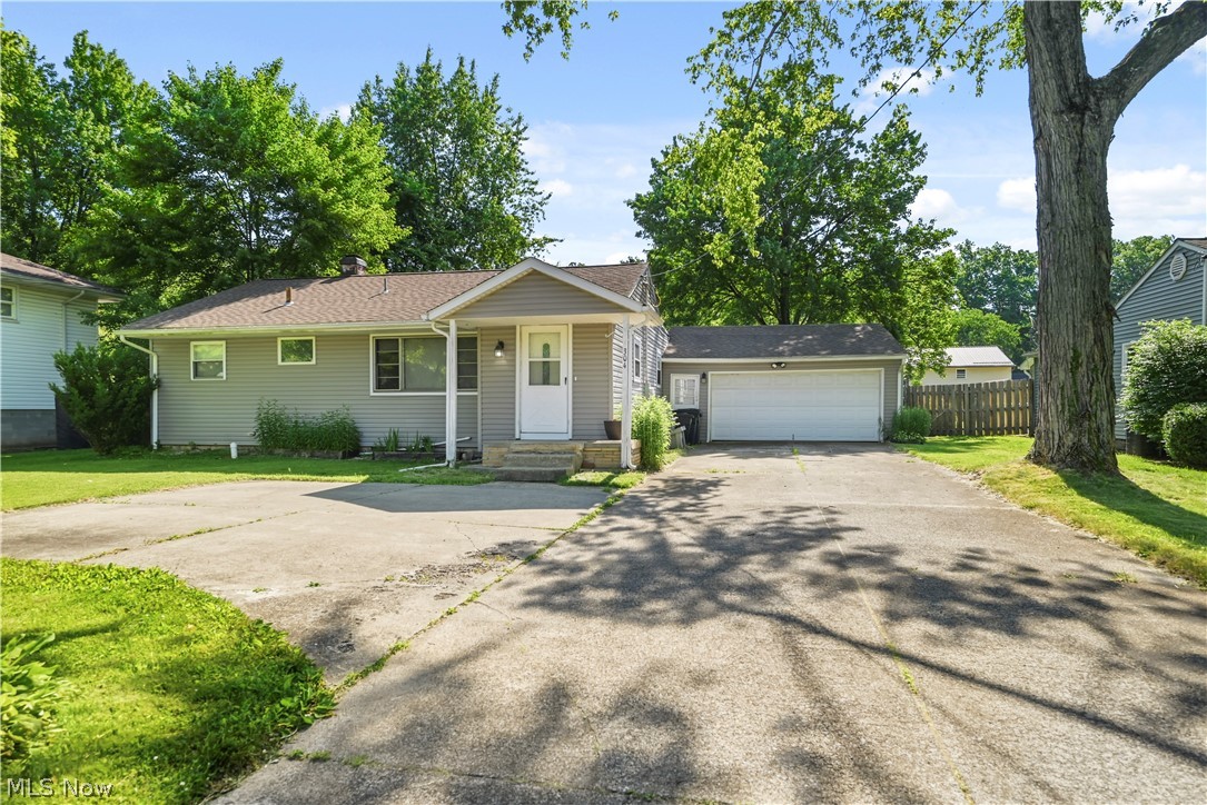 304 Howland Wilson Road NE Warren OH 44484