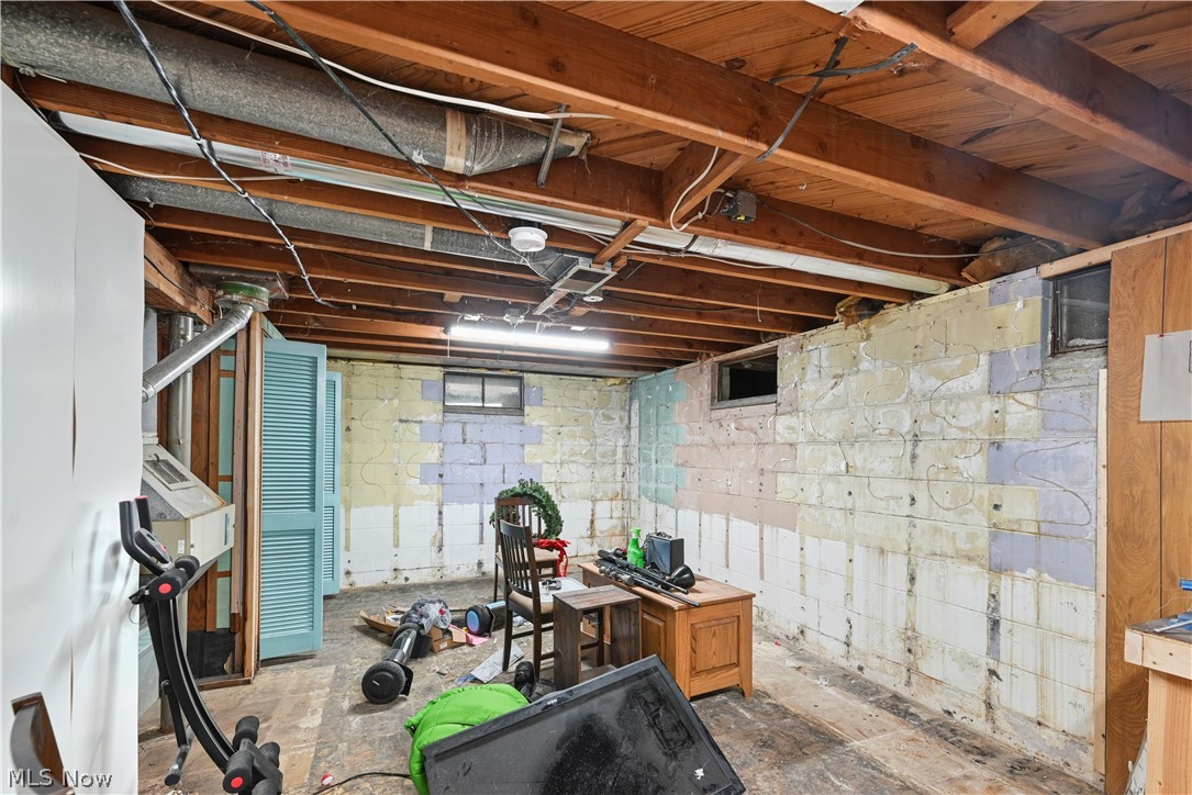 304 Howland Wilson Road NE Warren OH 44484