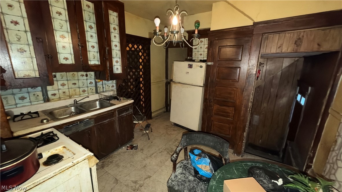 643 E 107th Street Cleveland OH 44108
