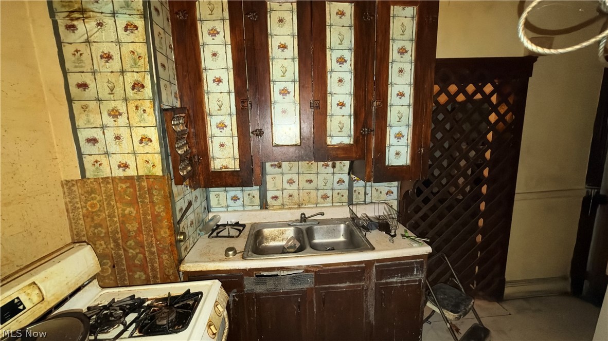 643 E 107th Street Cleveland OH 44108