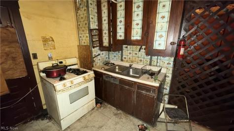 643 E 107th Street Cleveland OH 44108