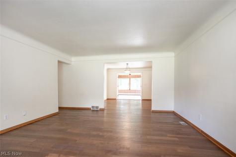 413 Harris Road Richmond Heights OH 44143