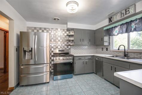 413 Harris Road Richmond Heights OH 44143
