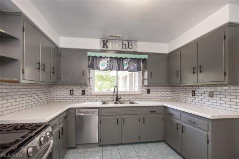 413 Harris Road Richmond Heights OH 44143