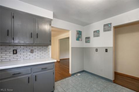 413 Harris Road Richmond Heights OH 44143