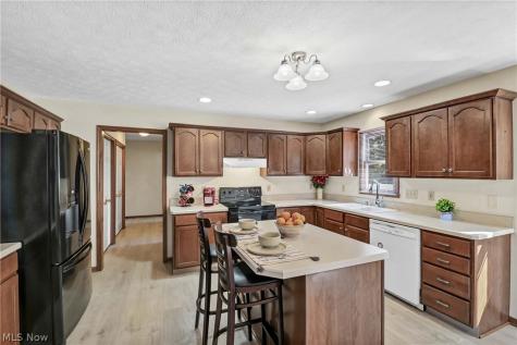 970 Scenic Lane Seven Hills OH 44131