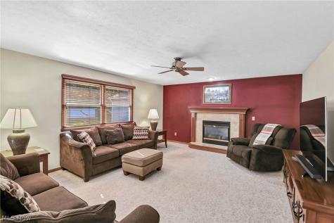 970 Scenic Lane Seven Hills OH 44131