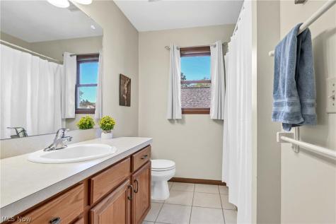 970 Scenic Lane Seven Hills OH 44131