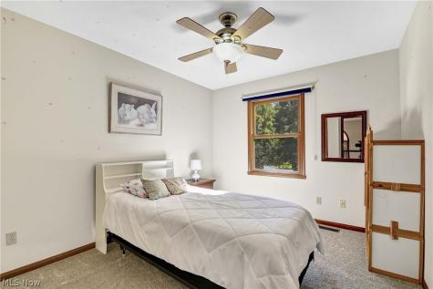 970 Scenic Lane Seven Hills OH 44131