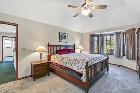970 Scenic Lane Seven Hills OH 44131