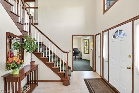 970 Scenic Lane Seven Hills OH 44131