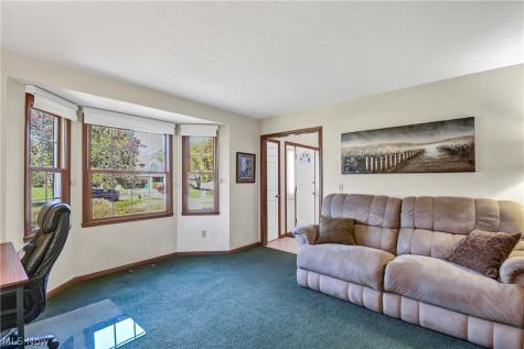 970 Scenic Lane Seven Hills OH 44131