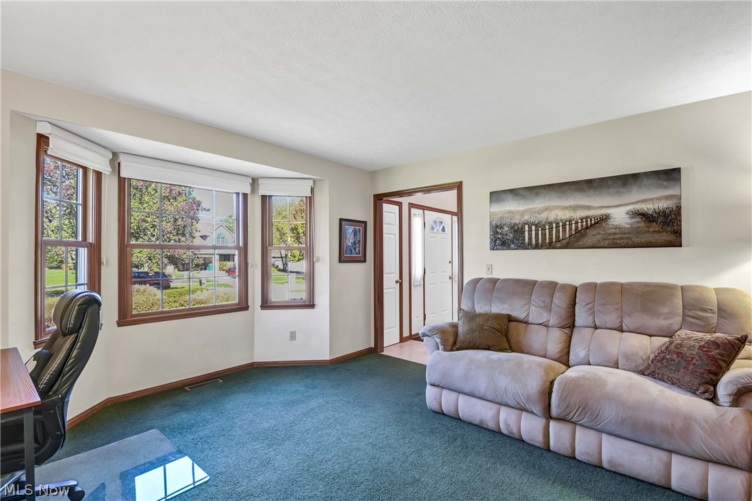 970 Scenic Lane Seven Hills OH 44131