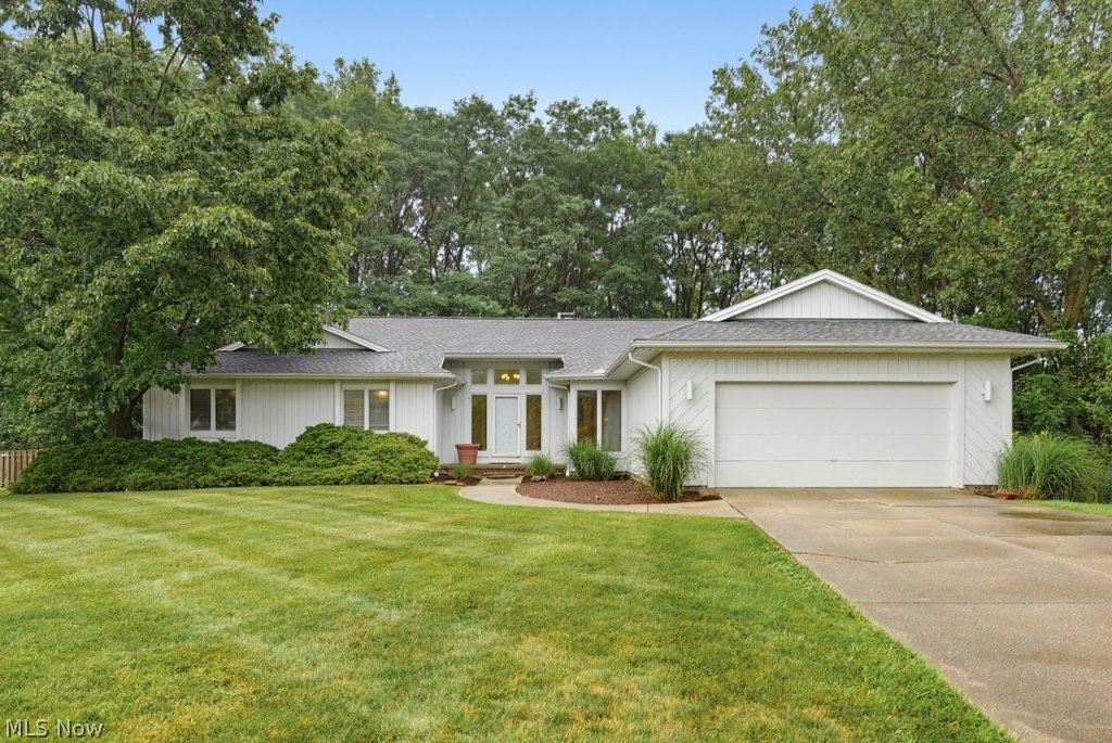 28653 Estates Court Solon OH 44139