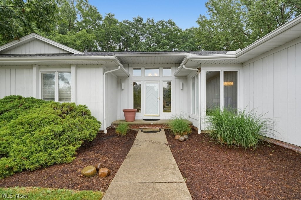 28653 Estates Court Solon OH 44139