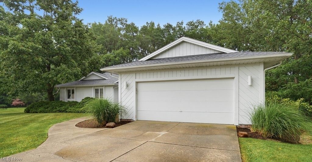 28653 Estates Court Solon OH 44139