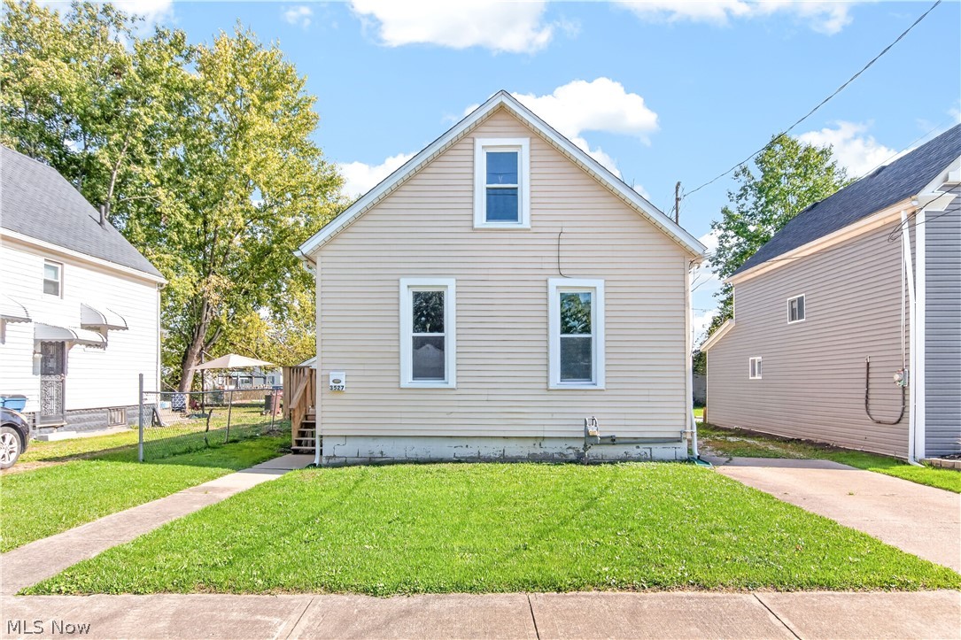 3527 Clifton Avenue Lorain OH 44055