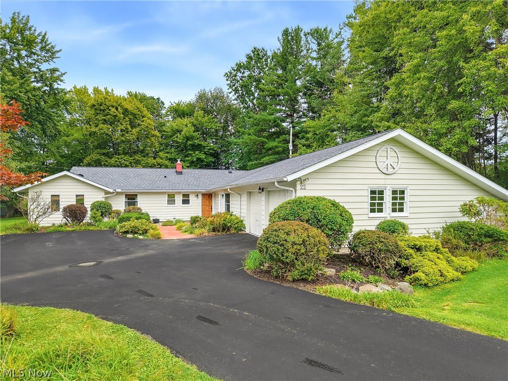 22 Ridgecrest Drive Chagrin Falls OH 44022