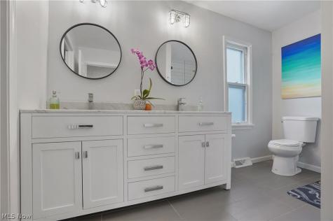 176 N Hayden Hudson OH 44236