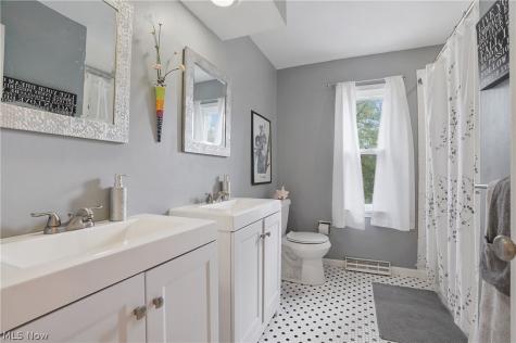 176 N Hayden Hudson OH 44236