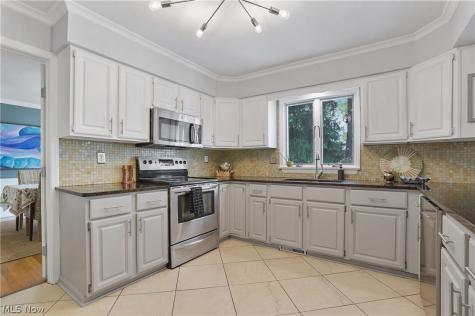 176 N Hayden Hudson OH 44236