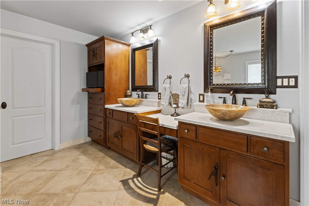 255 Cara Place Wintersville OH 43953