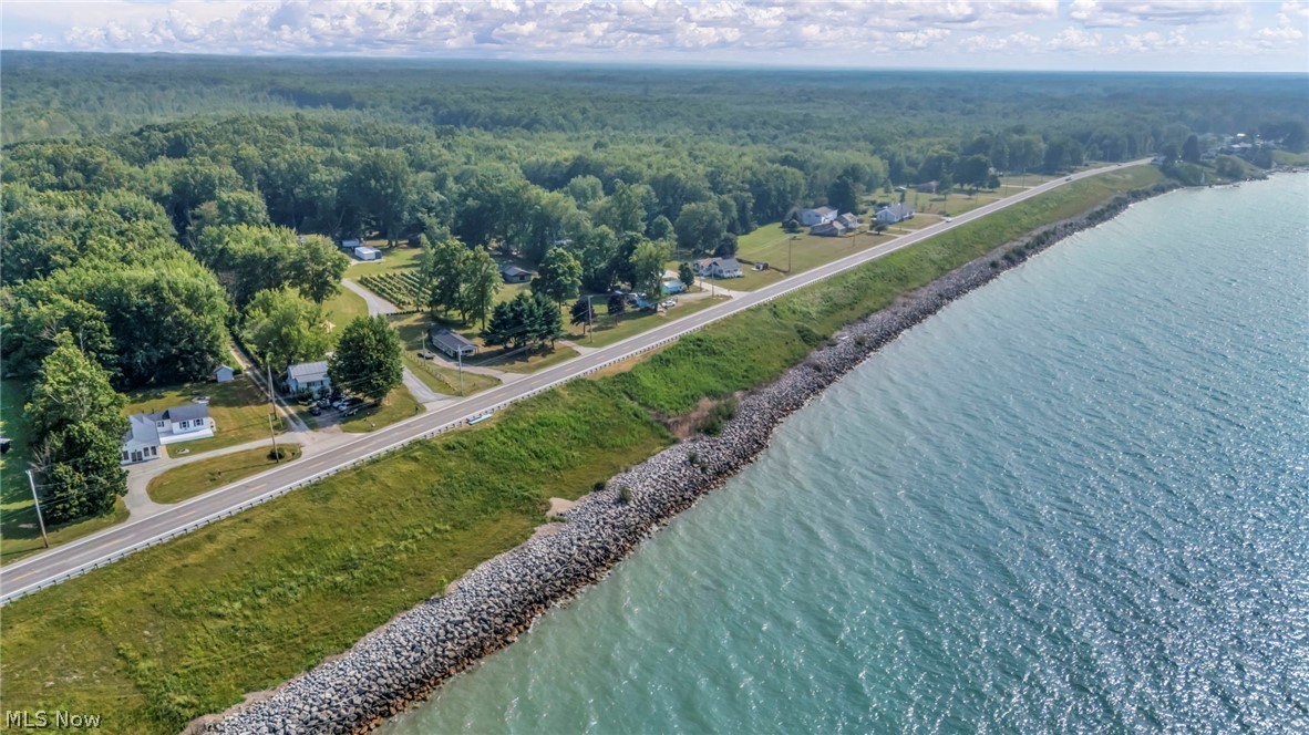 6940 Lake Rd W Ashtabula OH 44004