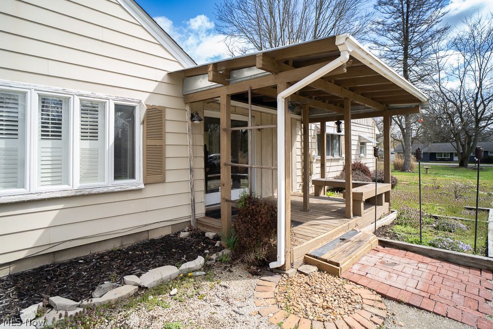 848 Schocalog Road Akron OH 44320