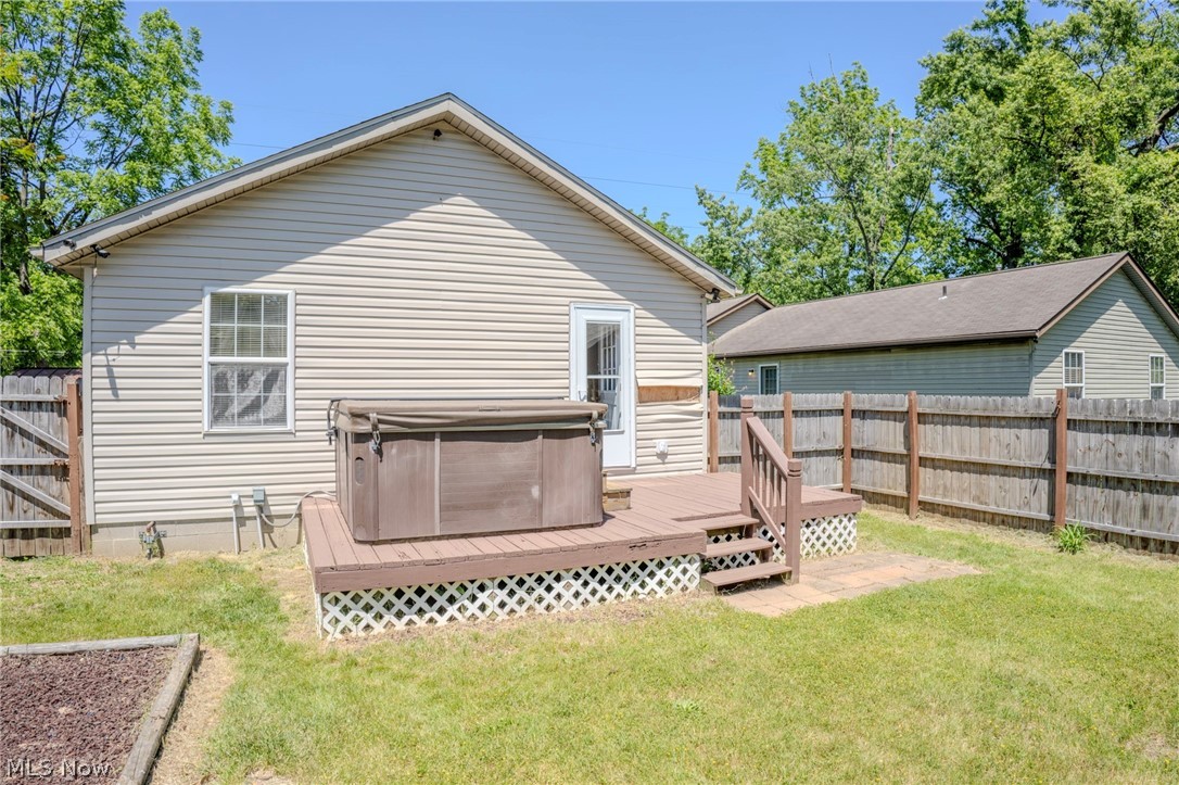 906 Ivor Avenue Akron OH 44314