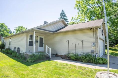 906 Ivor Avenue Akron OH 44314