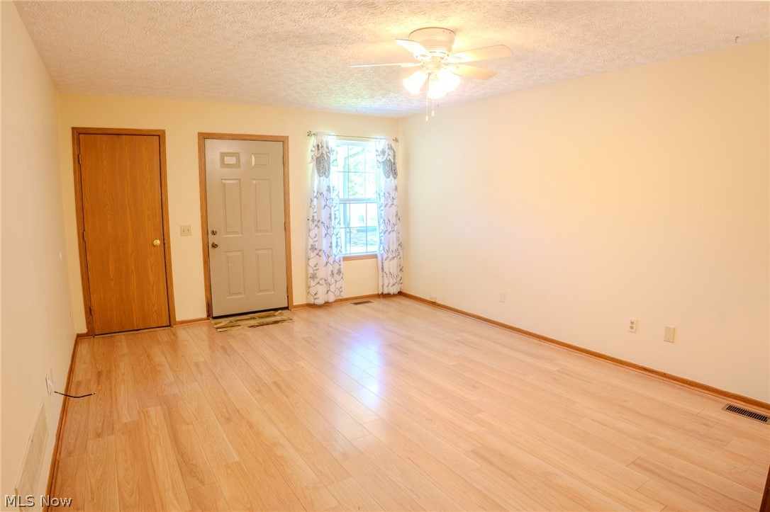 906 Ivor Avenue Akron OH 44314