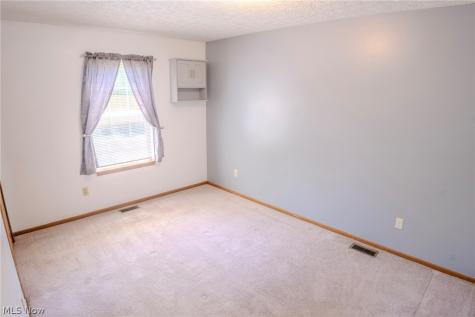 906 Ivor Avenue Akron OH 44314