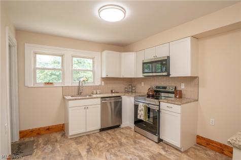 785 Chenoweth Extension Akron OH 44319