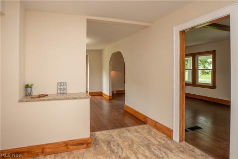 785 Chenoweth Extension Akron OH 44319
