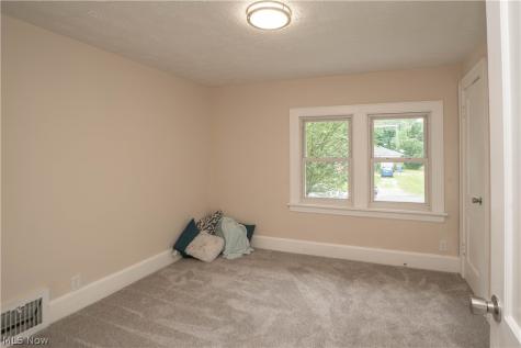 785 Chenoweth Extension Akron OH 44319