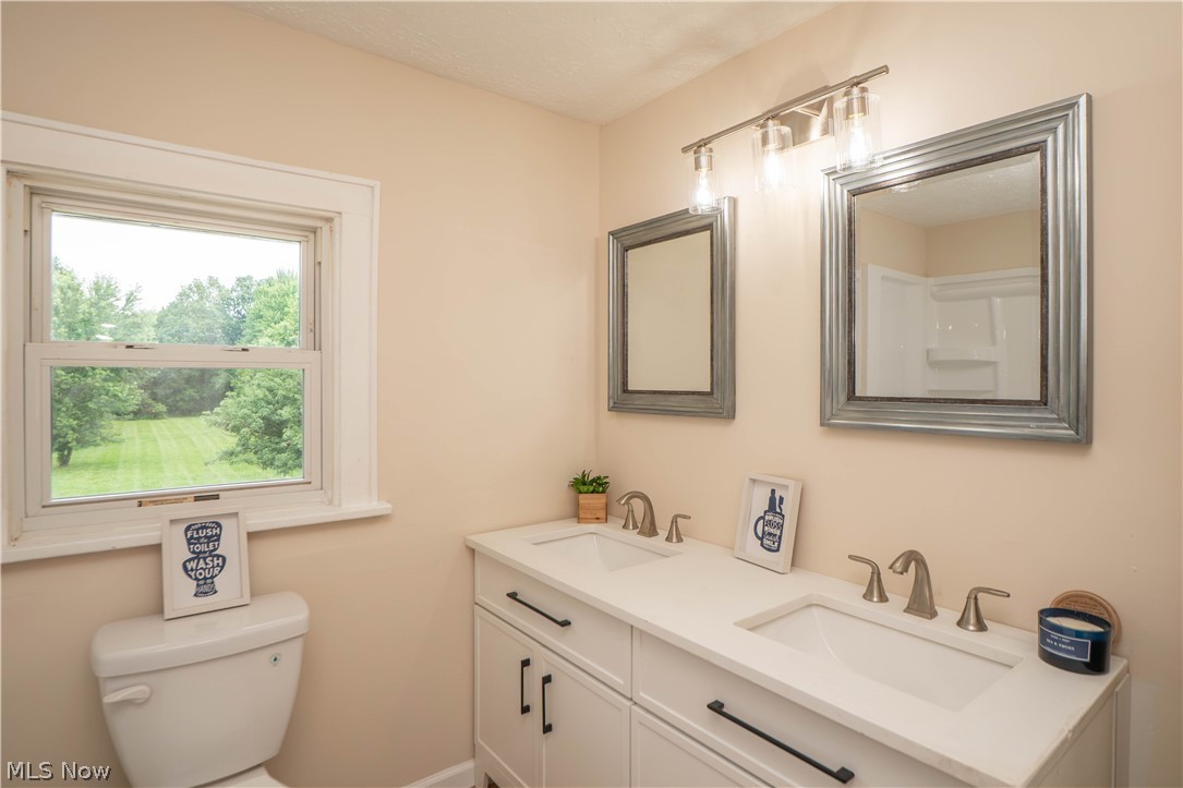 785 Chenoweth Extension Akron OH 44319