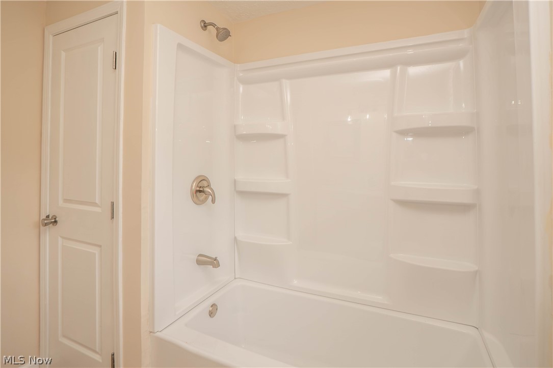 785 Chenoweth Extension Akron OH 44319