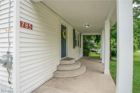 785 Chenoweth Extension Akron OH 44319