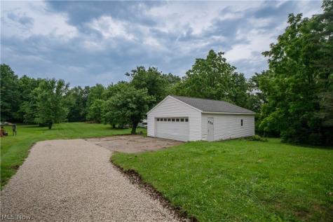 785 Chenoweth Extension Akron OH 44319