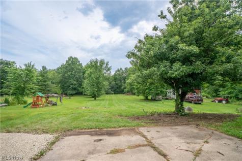 785 Chenoweth Extension Akron OH 44319