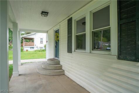 785 Chenoweth Extension Akron OH 44319