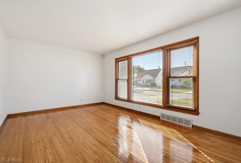 23881 Puritan Avenue Euclid OH 44123