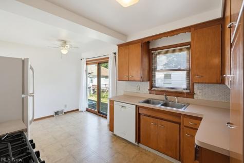 23881 Puritan Avenue Euclid OH 44123
