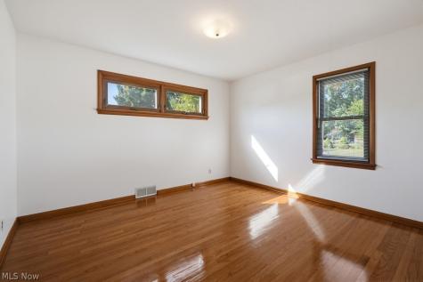 23881 Puritan Avenue Euclid OH 44123