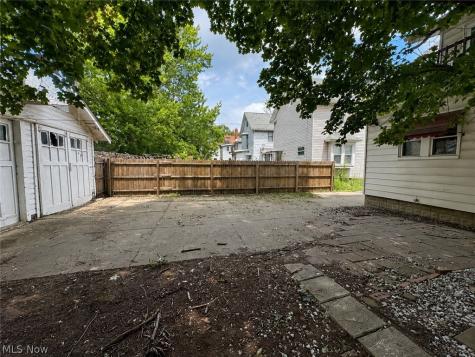 684 Dayton Street Akron OH 44310