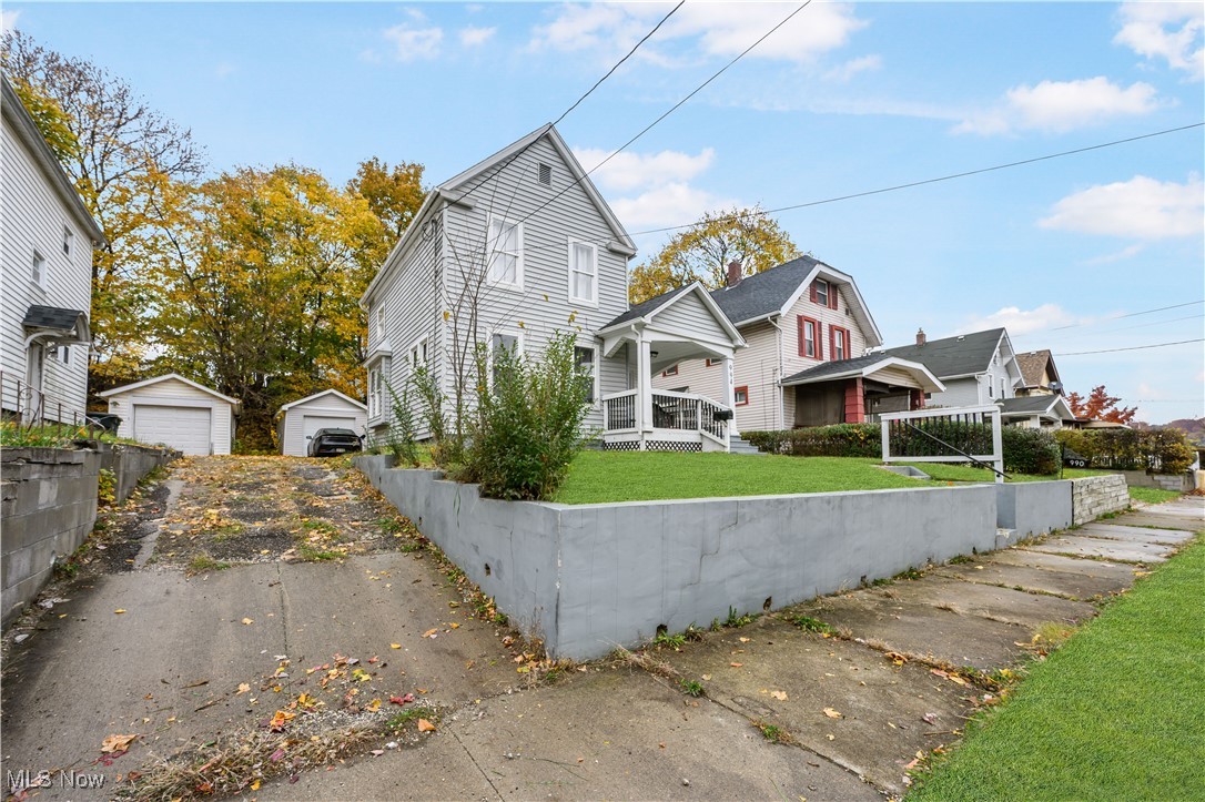 994 Moeller Avenue Akron OH 44307