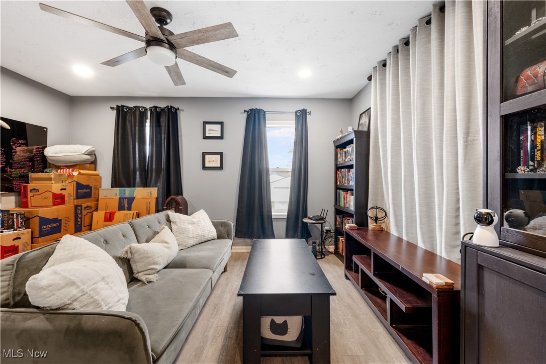 994 Moeller Avenue Akron OH 44307