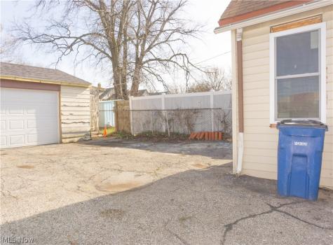 5416 Stanard Cleveland OH 44103