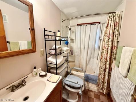 180 Winchester Avenue Youngstown OH 44509