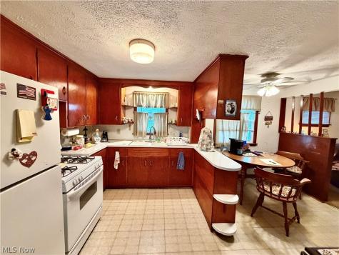 180 Winchester Avenue Youngstown OH 44509